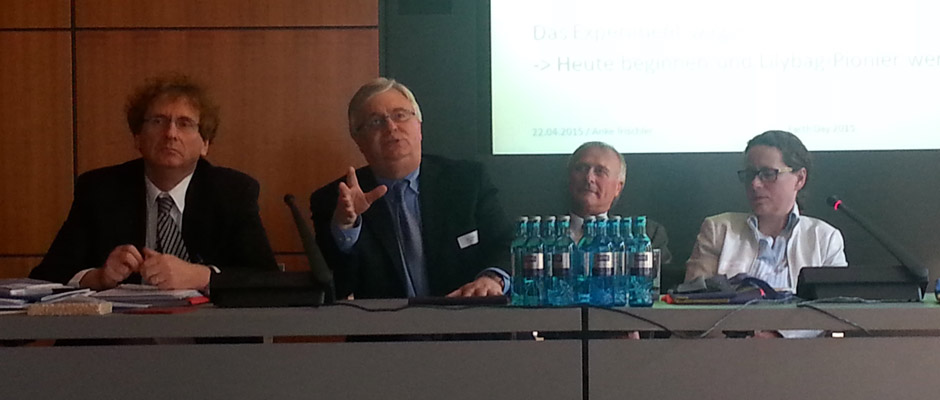 Von Rechts nach Links: Michael Braungart, Karl Janson, XXX