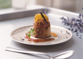 Brotpudding-mit-Aprikosenkompott