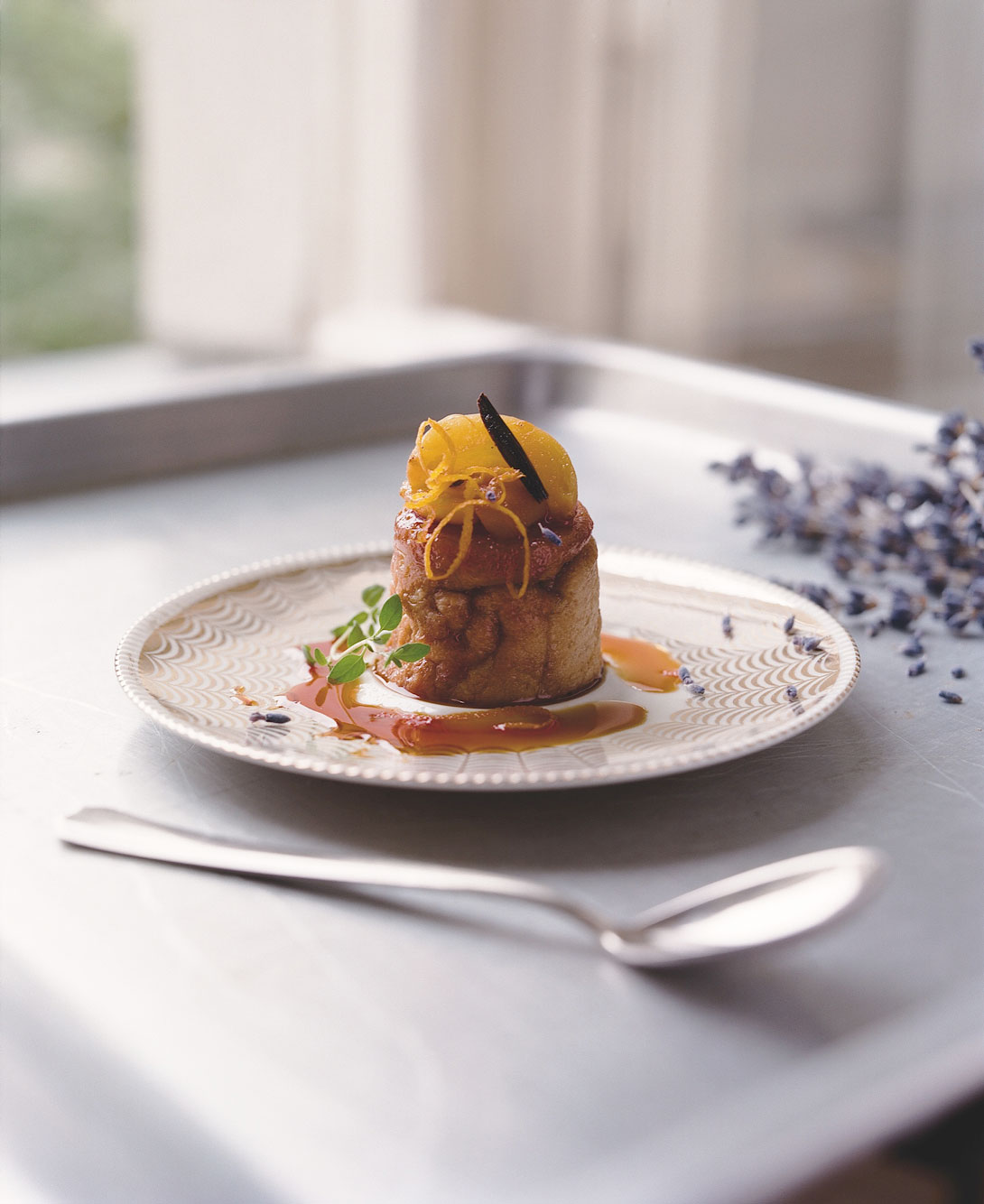 Brotpudding-mit-Aprikosenkompott