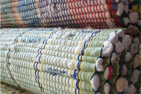 Tag 211: Plastiksack Fleckerlteppich (© Annie)