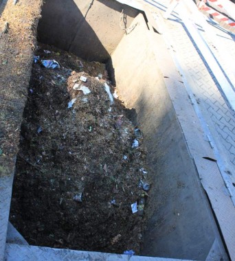 Der Kehricht-Container wird zweimal am Tag abgeholt