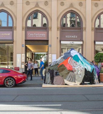 Maximilianstraße »Zur feinsten Seide«