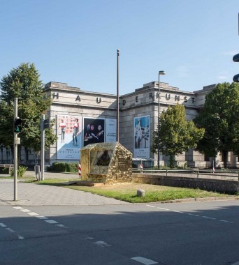 Verkehrsinsel Prinzregentenstraße: »AU Gold House«