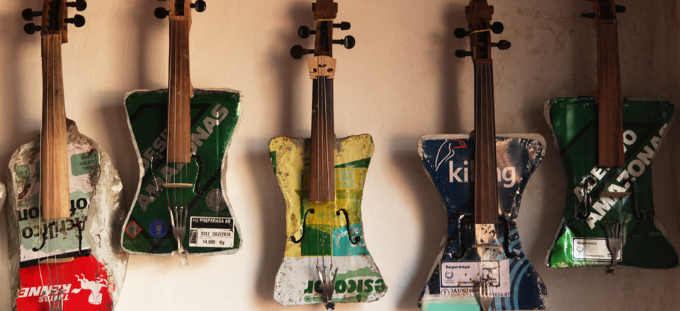 RSTKLTR_Cateura_Recycled-Violins